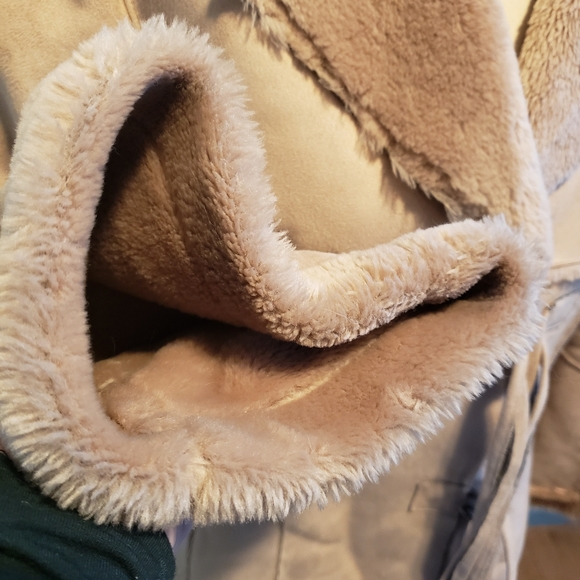 Maksa Faux Fur Jacket - Picture 4 of 8